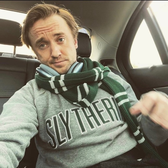 Harry Potter The Wizard World Slytherin Crest Sweatshirt.. size M - Picture 6 of 10